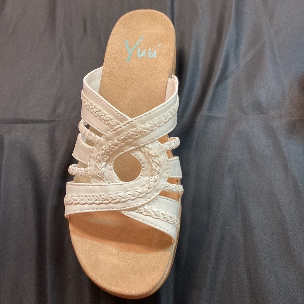 Yuu White Slide/Sandal “Jordan” NWOT
